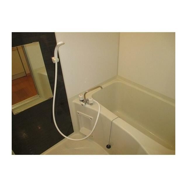 バス・シャワールーム　☆一日の疲れを取れる空間です☆