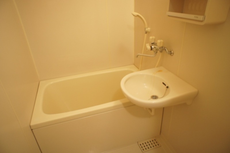 バス・シャワールーム　図面と現状に相違がある場合には現状を優先