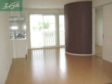 居室・リビング　広い居室♪