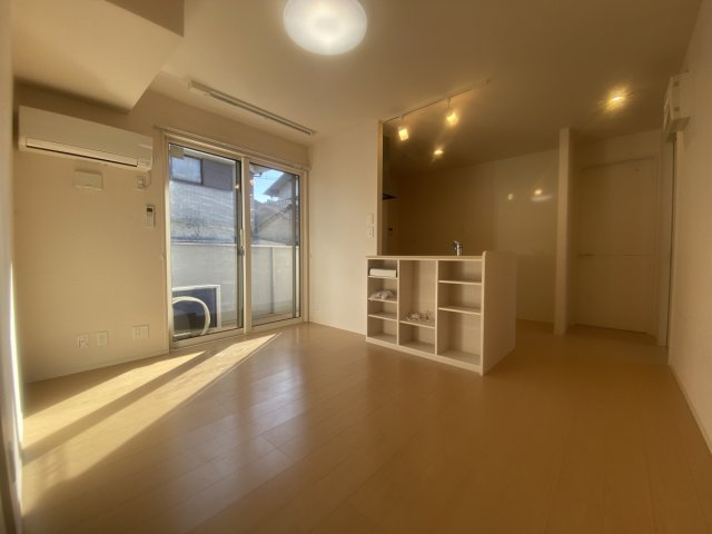 居室・リビング　広々してるので家族団らんと快適にお過ごしいただけます