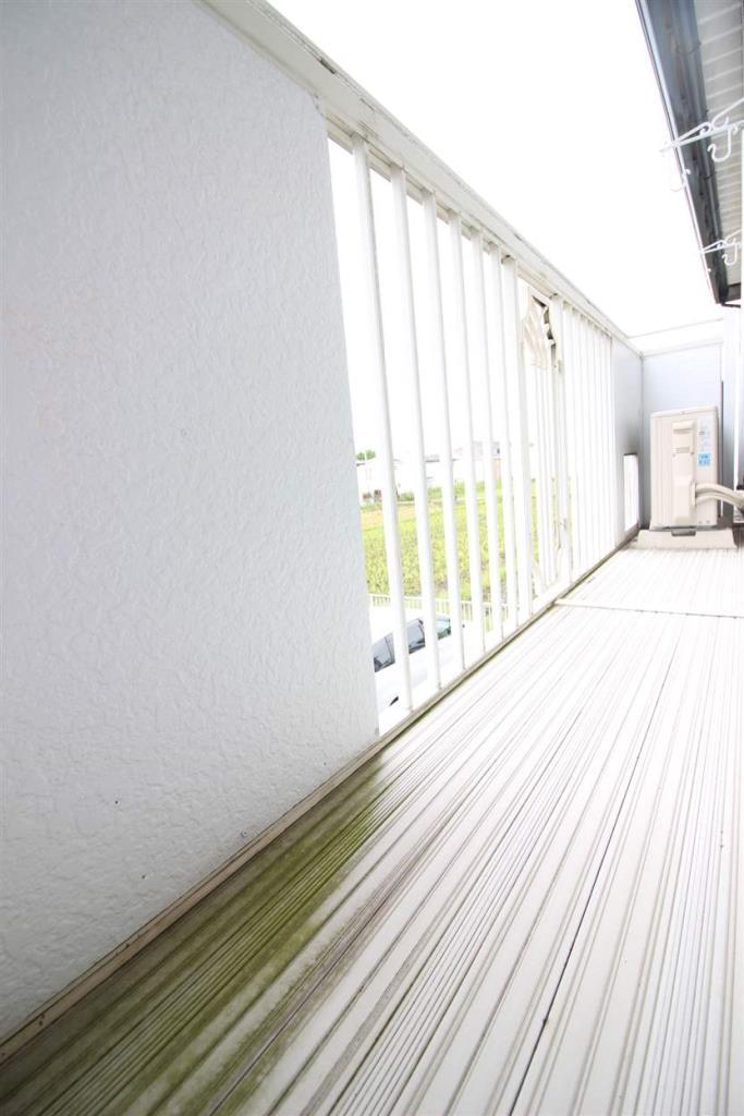 バルコニー　外に洗濯物も干せます