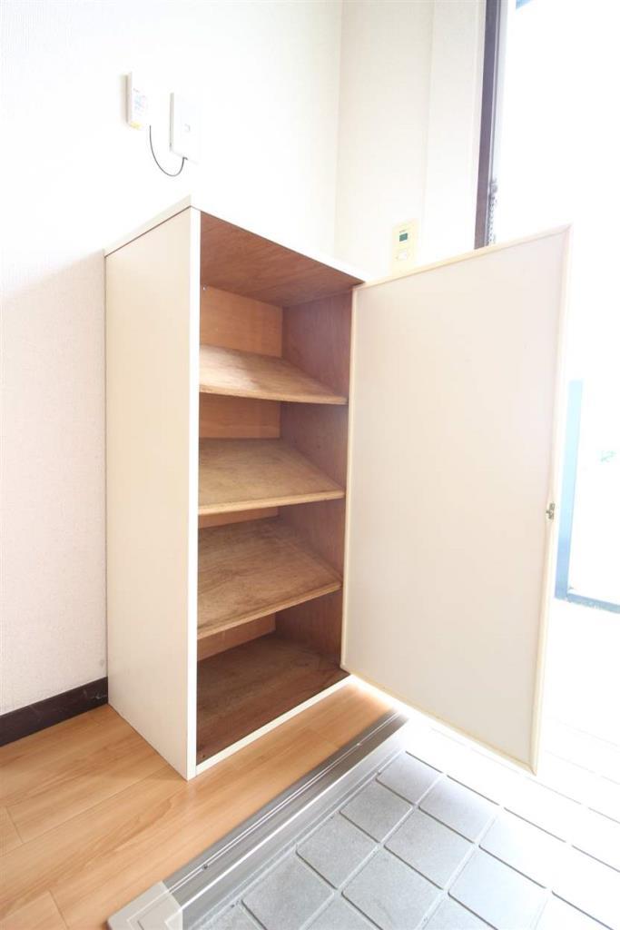 玄関　シューズボックス完備