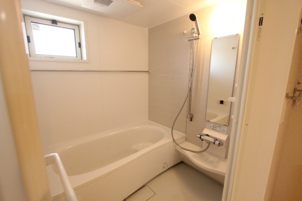 バス・シャワールーム　ゆったり一坪風呂