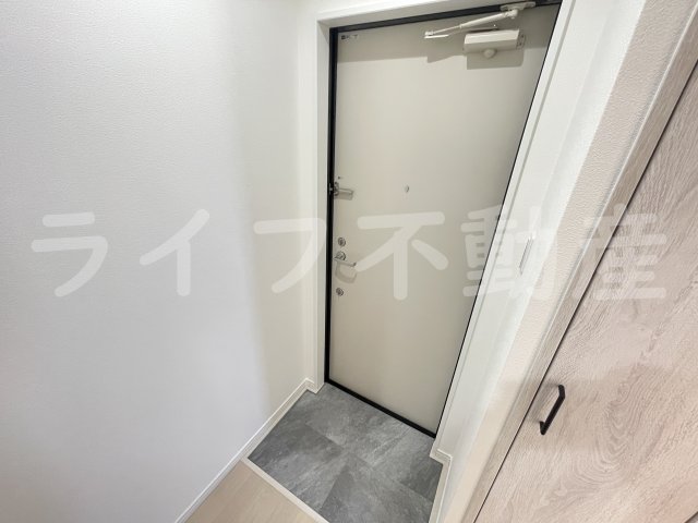 玄関　収納もある玄関です