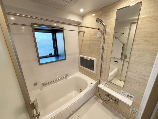 バス・シャワールーム　テレビあり