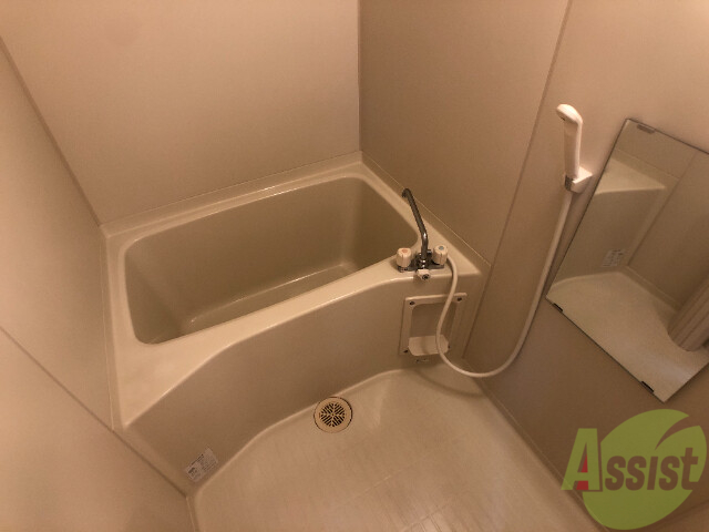 バス・シャワールーム　綺麗な浴室です。１日の疲れを癒すのに最適ですね。