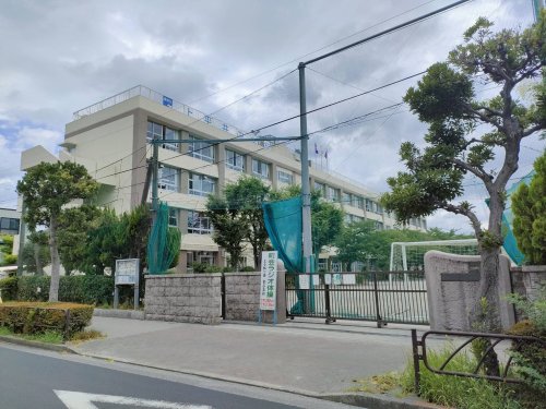 中学校　葛飾区立上平井中学校（中学校）まで188m