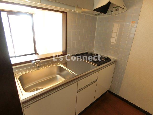 キッチン　２口ガスコンロのシステムキッチン。