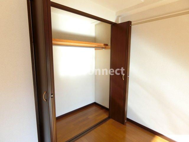 その他設備　各洋室にクローゼット付き。