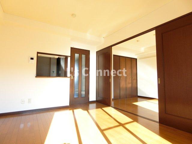 居室・リビング　６．７帖のダイニングスペース。