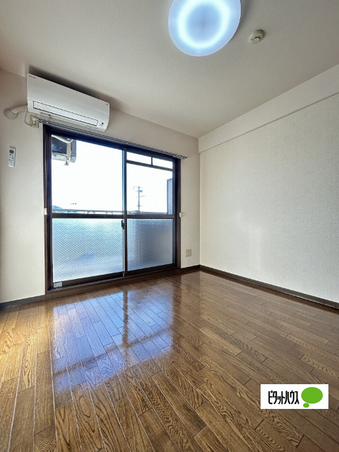 居室・リビング　３０６