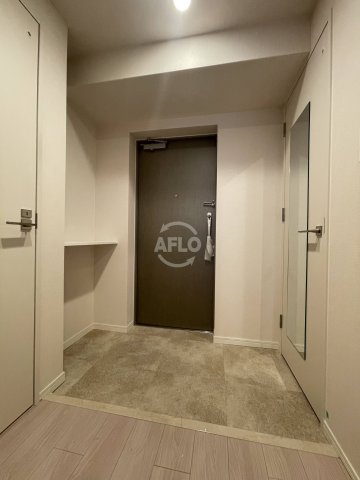玄関　スプランディッド弁天町WEST　玄関