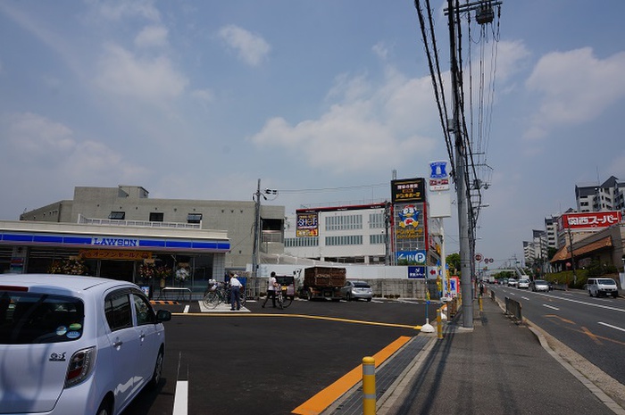 コンビニ　ローソン（コンビニ）まで630m