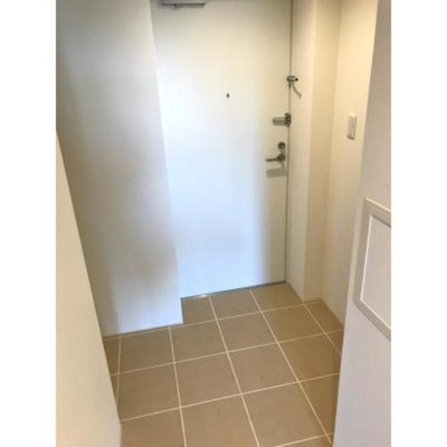 玄関　※別部屋の参考写真です。