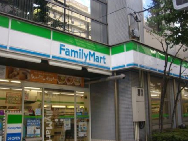 コンビニ　ファミリーマート江戸川橋駅西店（コンビニ）まで310m