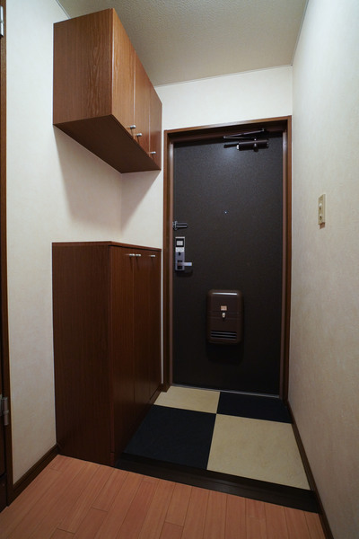 玄関　同じ建物の別なお部屋