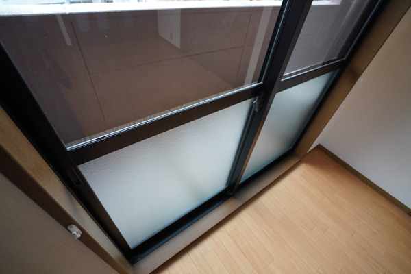 バルコニー　同じ建物の別なお部屋