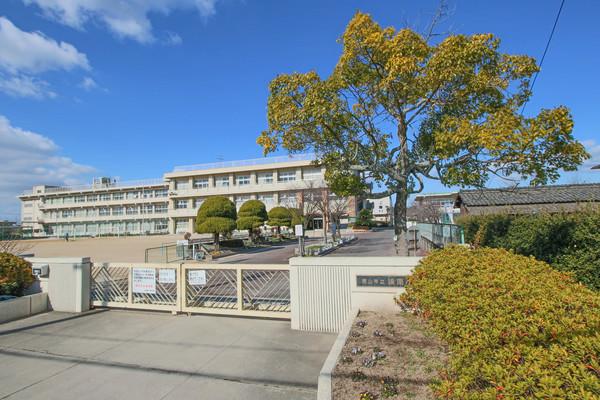 小学校　岡山市立操南小学校（小学校）まで949m