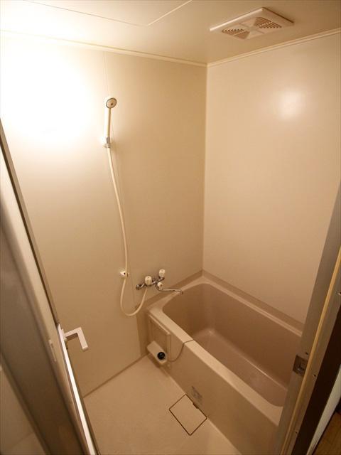 バス・シャワールーム　松山市木屋町　サンパティックＵ－１　浴室