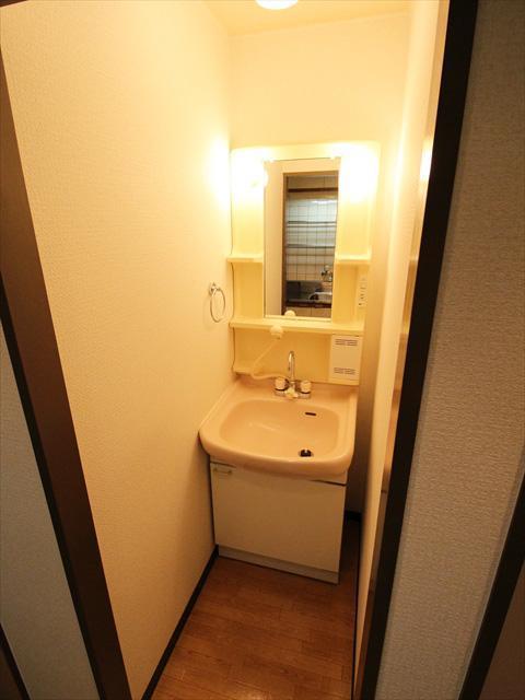 洗面設備　松山市木屋町　サンパティックＵ－１　洗髪洗面化粧台