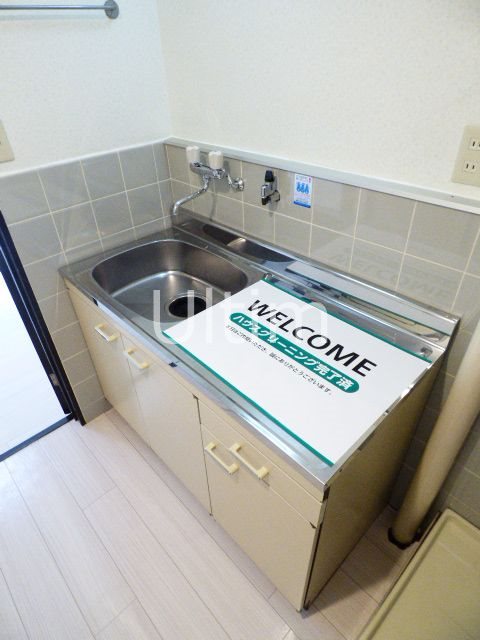 キッチン　別部屋のお写真です。ご参考までに！