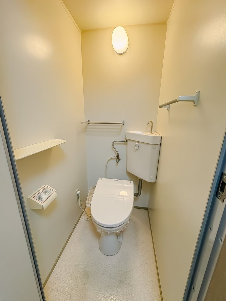 トイレ　温水洗浄便座