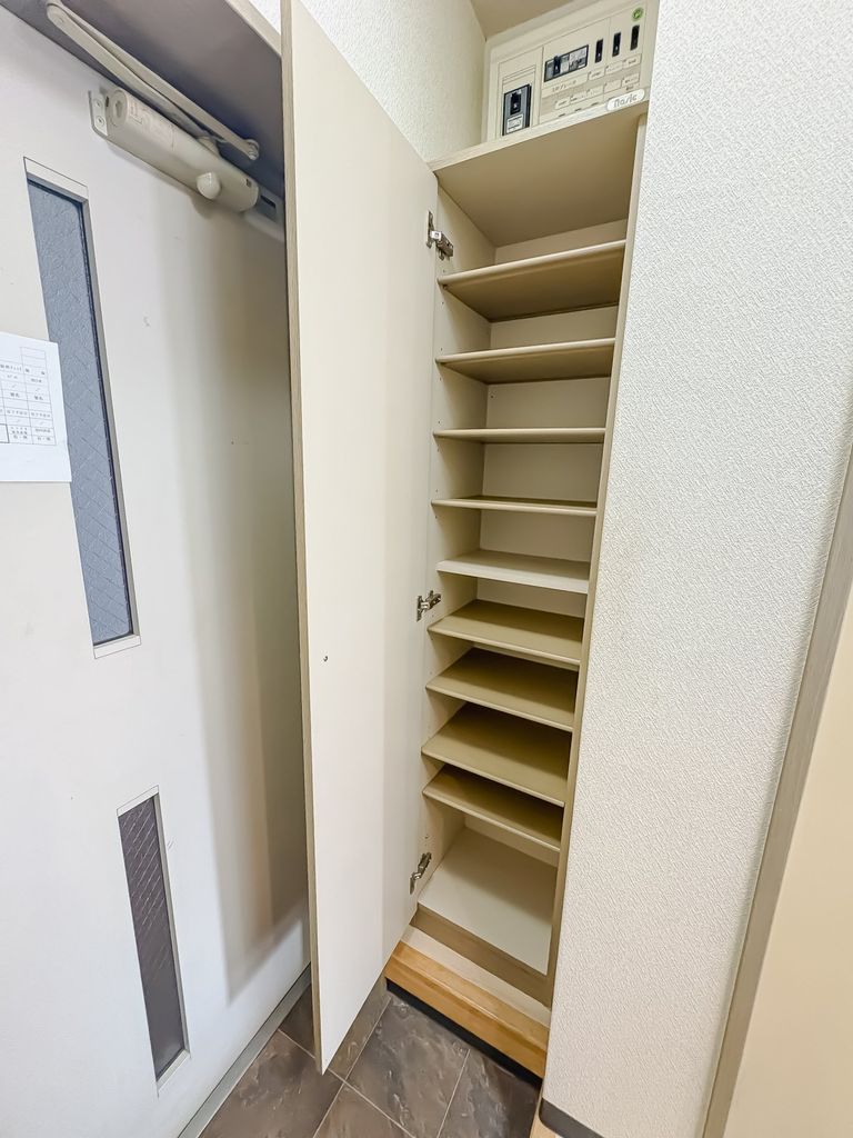 玄関　シューズボックス