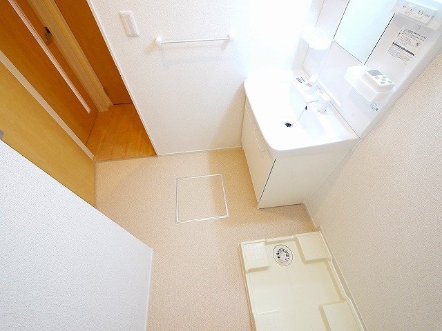 洗面設備　スペースが確保できる洗面所です