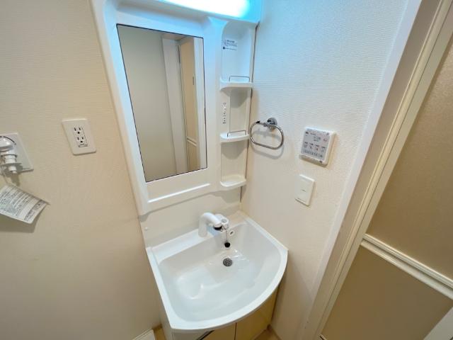 洗面設備　洗髪洗面化粧台