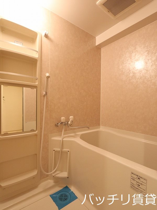 バス・シャワールーム　別号室写真の為、現況を優先致します。