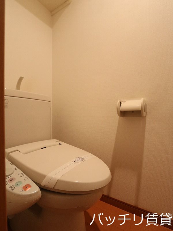 トイレ　別号室写真の為、現況を優先致します。