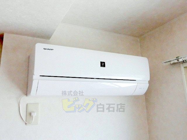その他設備　夏も快適なエアコン付きです♪