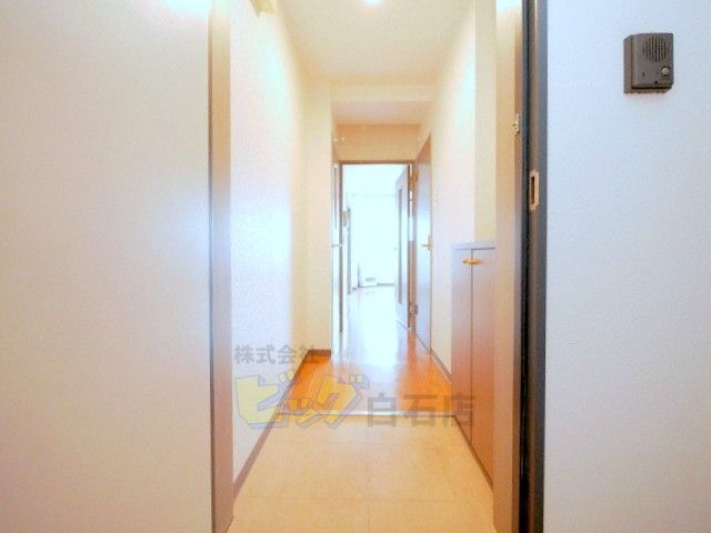 玄関　広々とした玄関です♪