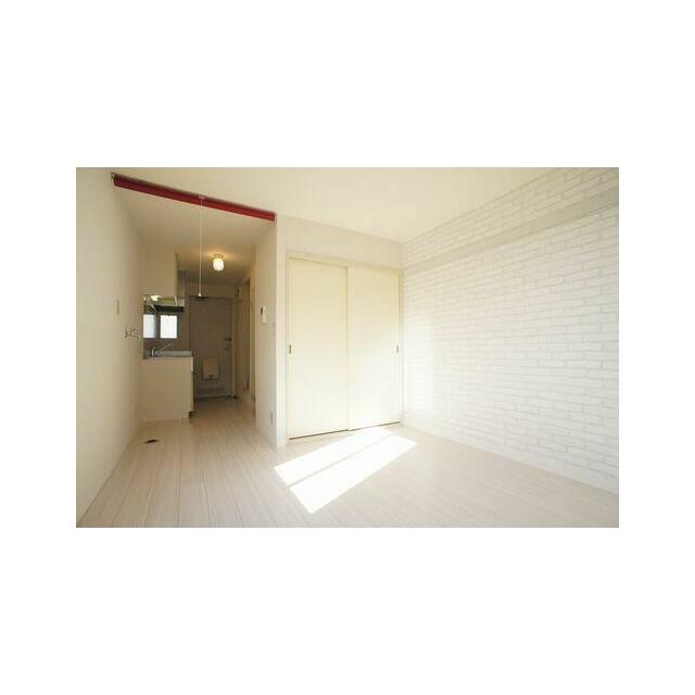 その他部屋・スペース　白いレンガ調のアクセントクロスです♪