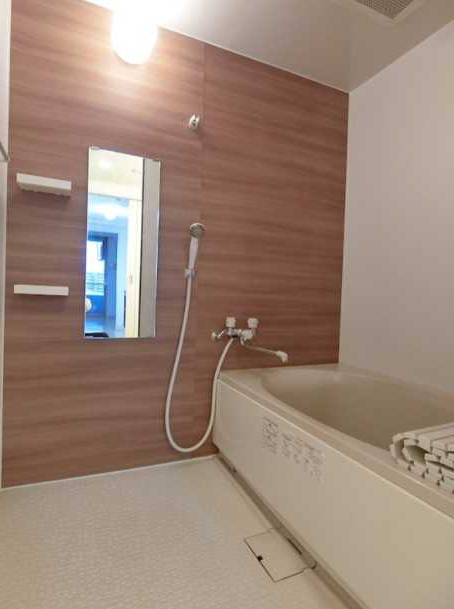 バス・シャワールーム　追い焚き完備のバスルーム！