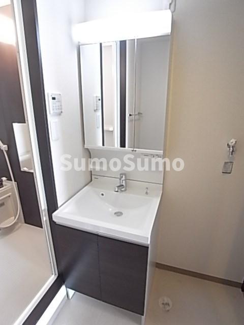 洗面設備　コンパクトで使いやすい洗面所