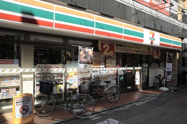 コンビニ　セブンイレブン杉並荻窪駅北口店（コンビニ）まで203m