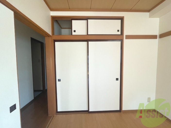 収納　こちらの収納には、高さがあり沢山入りますね。