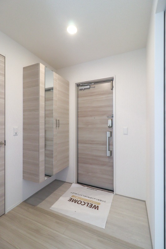 玄関　図面と現状に相違がある場合には現状を優先