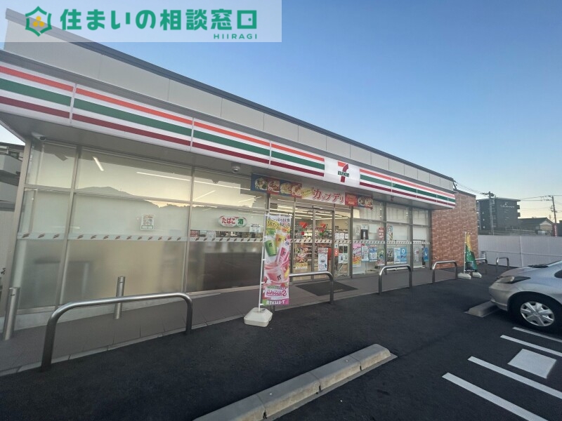 コンビニ　セブンイレブン幸田駅前店（コンビニ）まで608m