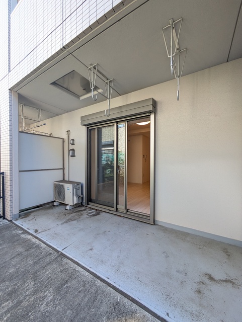 バルコニー　広々としたバルコニー