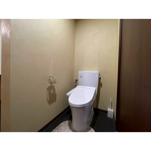 トイレ　温水洗浄暖房便座