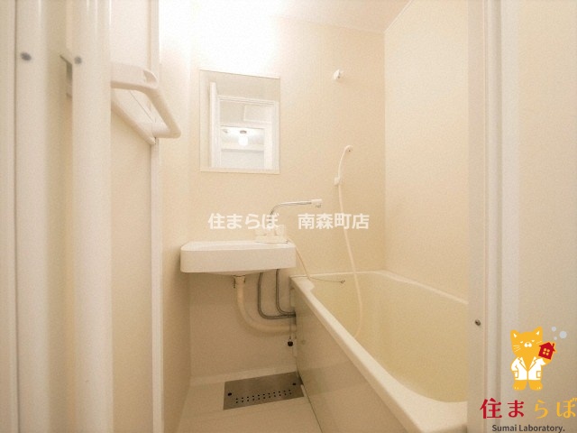 バス・シャワールーム　「見た目じゃなく、心に“しっくりくる”を大切に。」