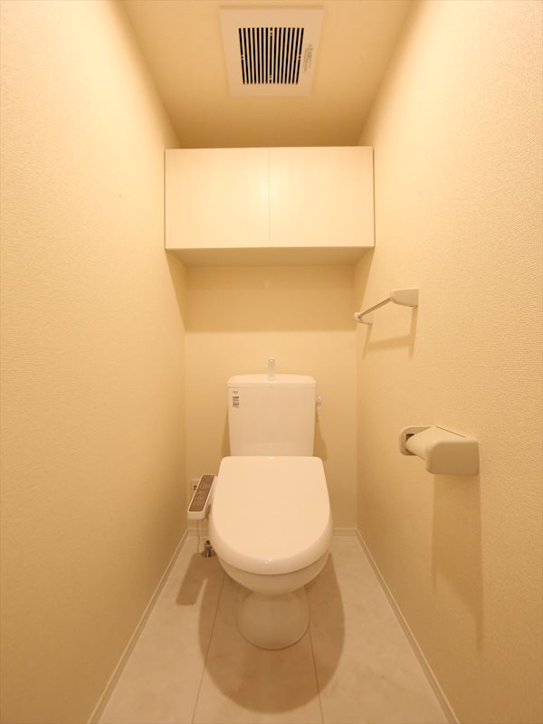 トイレ　温水洗浄暖房便座付トイレ