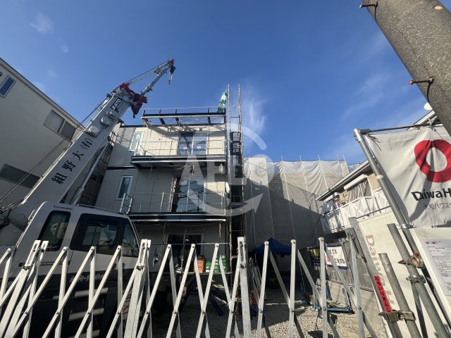 エントランス　スペチアーレ小松　エントランス