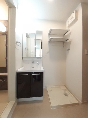 洗面設備　広い洗面スペース