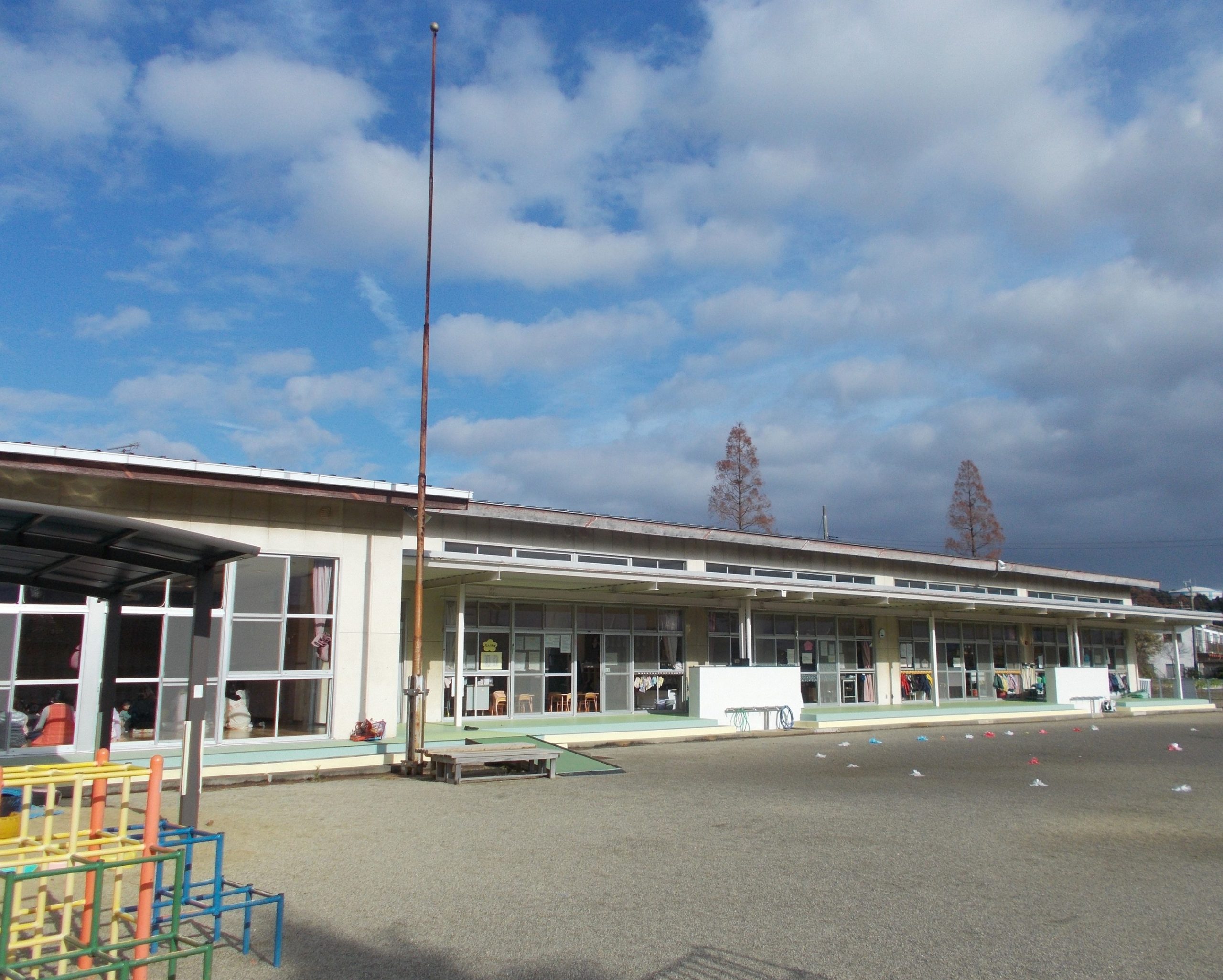 幼稚園・保育園　滝尻保育所（幼稚園・保育園）まで694m