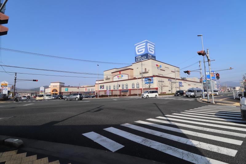 ショッピングセンター　フジグラン（ショッピングセンター）まで500m