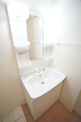 洗面設備　※同物件・同タイプの写真です。