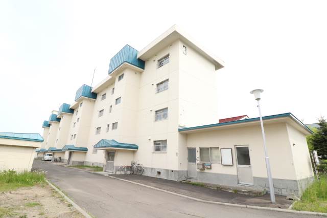 建物外観　４階建て♪